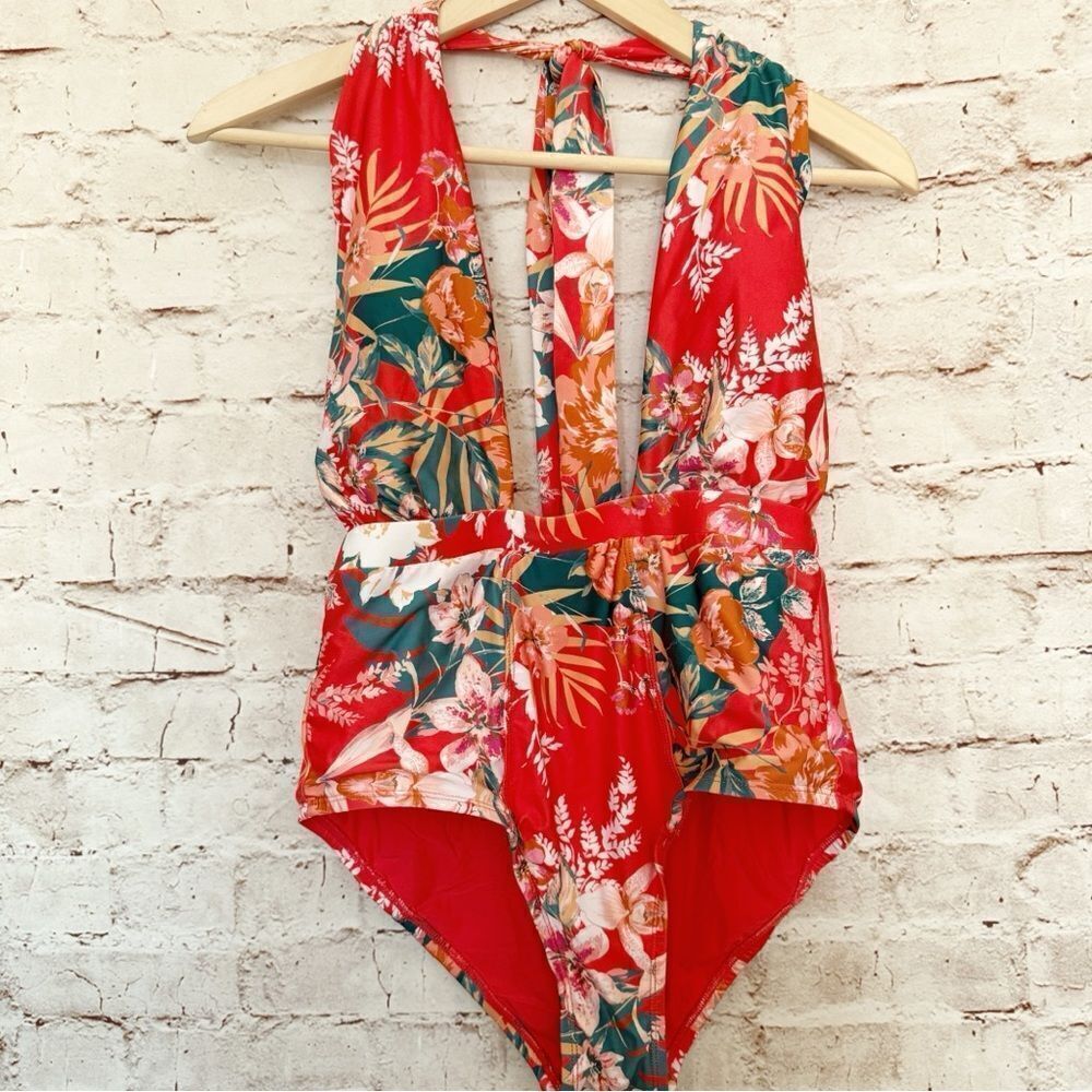 ModCloth floral plunge swimsuit